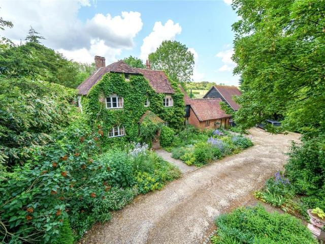 6 bedroom detached house to rent