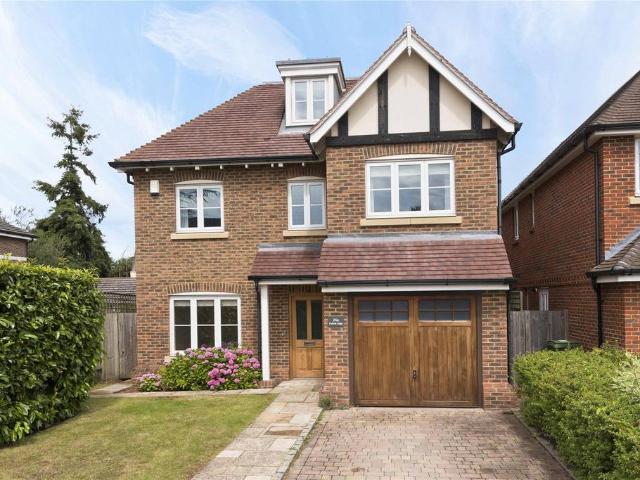 6 bedroom detached house to rent