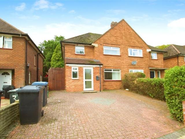 6 bedroom detached house to rent