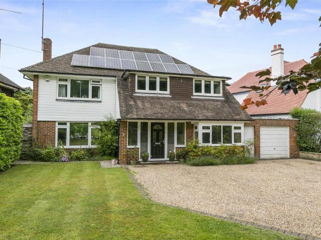 6 bedroom detached house to rent
