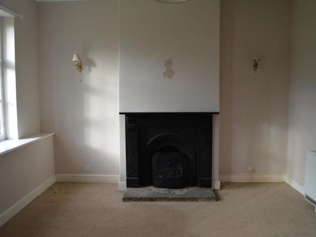 6 bedroom detached house to rent