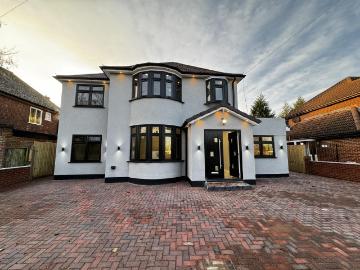 6 bedroom detached house to rent