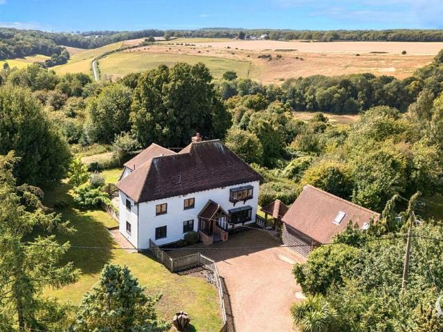6 bedroom detached house to rent