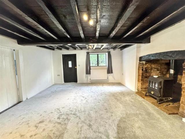 6 bedroom detached house to rent