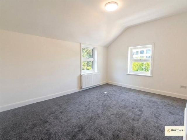 6 bedroom detached house to rent
