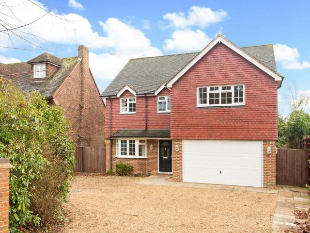 6 bedroom detached house to rent