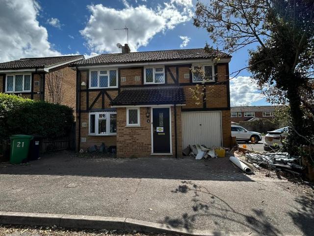 6 bedroom detached house to rent