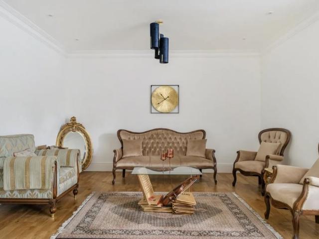 6 bedroom detached house to rent