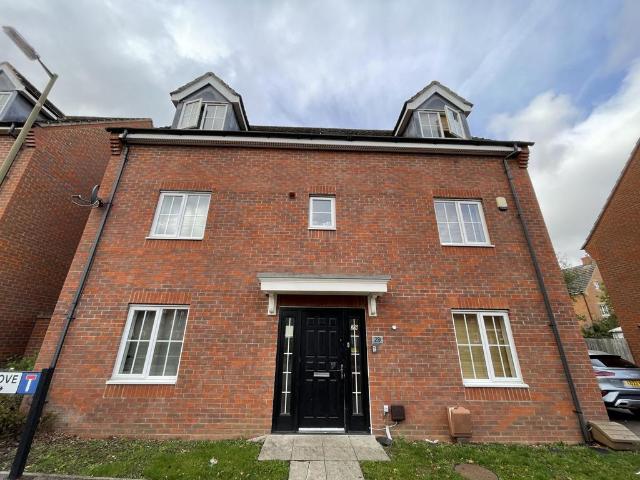 6 bedroom detached house to rent