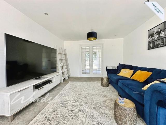 6 bedroom detached house to rent