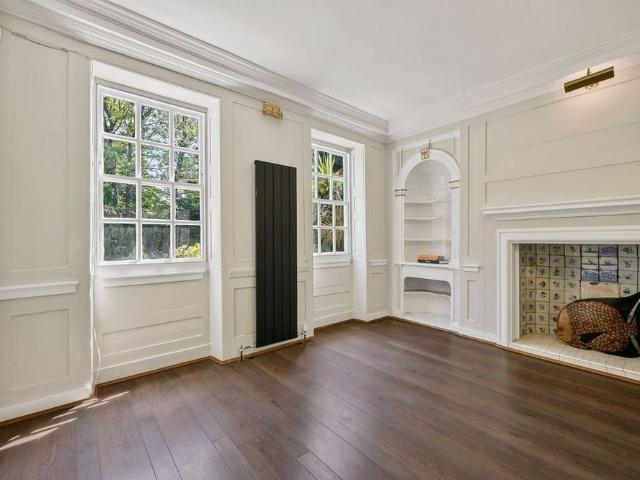 6 bedroom detached house to rent