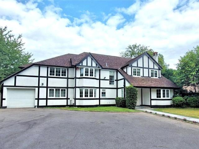 6 bedroom detached house to rent
