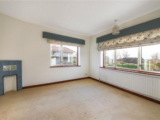 6 bedroom detached house to rent