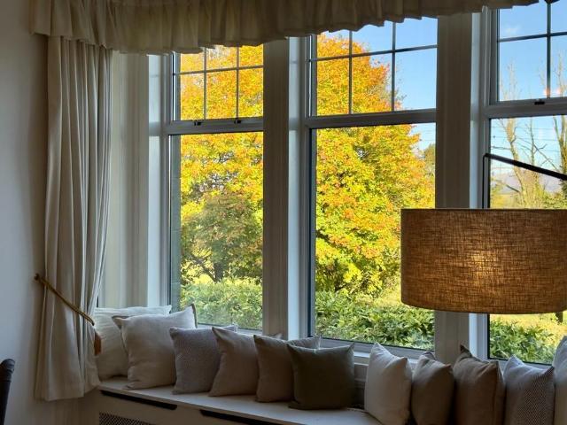 6 bedroom detached house to rent