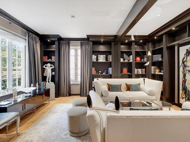 6 bedroom detached house to rent