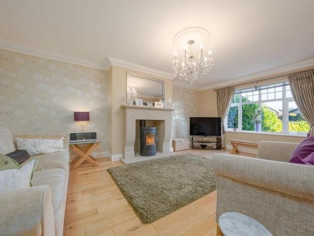 6 bedroom detached house to rent