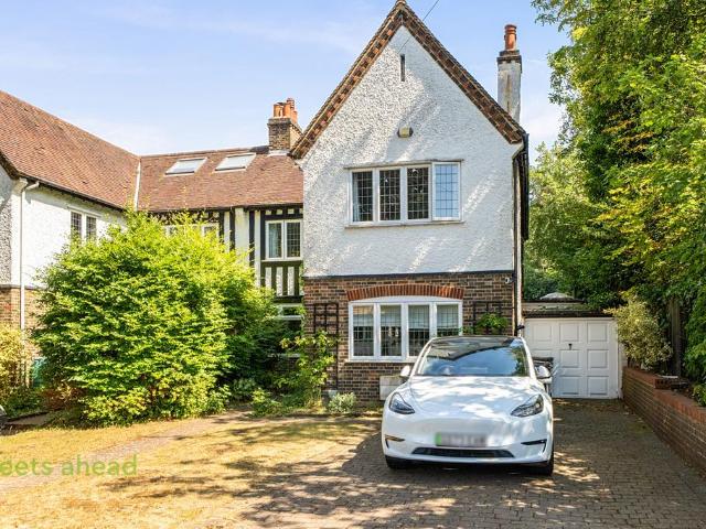 6 bedroom detached house to rent