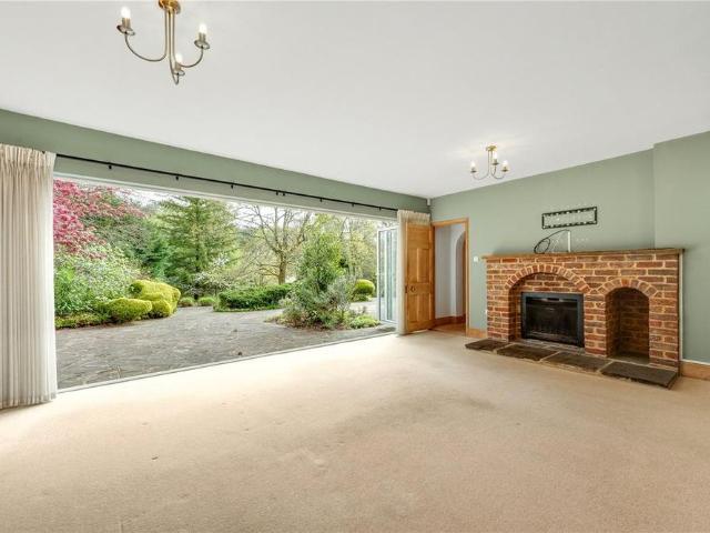 6 bedroom detached house to rent