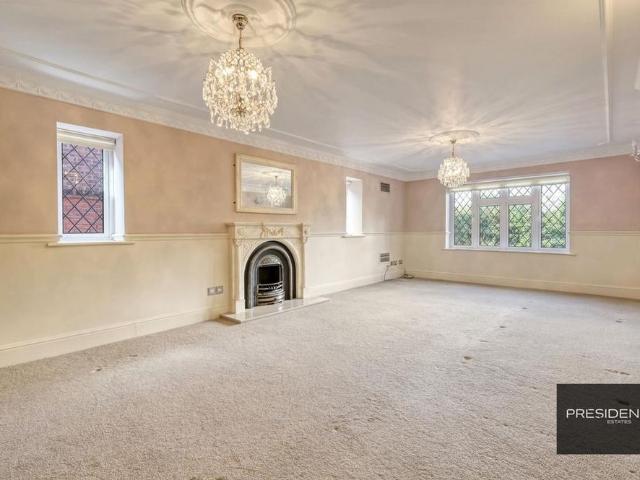 6 bedroom detached house to rent