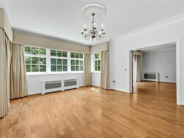 6 bedroom detached house to rent