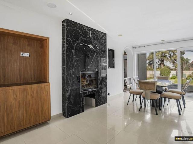 6 bedroom detached house to rent