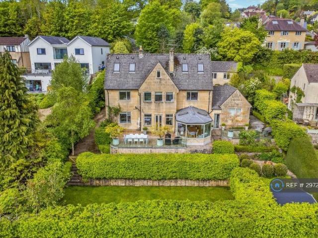 6 bedroom detached house to rent