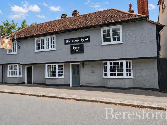 6 bedroom detached house to rent