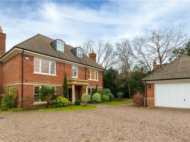 6 bedroom detached house to rent