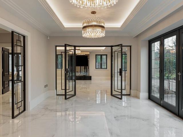 6 bedroom detached house to rent