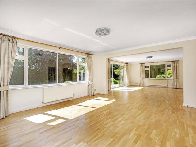 6 bedroom detached house to rent