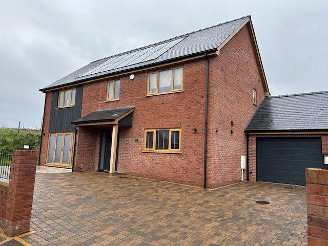 6 bedroom detached house to rent