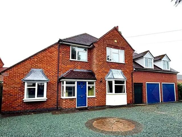 6 Bedroom Detached House To Rent In Ingarsby Drive, Leicester, LE5