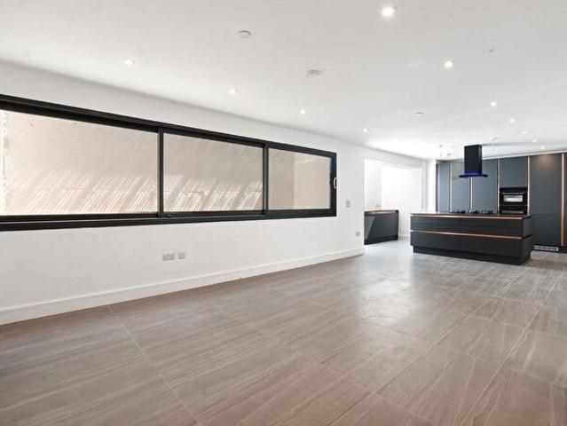 6 Bedroom Detached House To Rent In Sabir Court, Crescent Road, Temple Cowley, OX4
