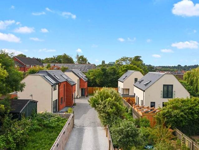 6 Bedroom Detached House To Rent In Sabir Court, Crescent Road, Temple Cowley *Student Property *, OX4