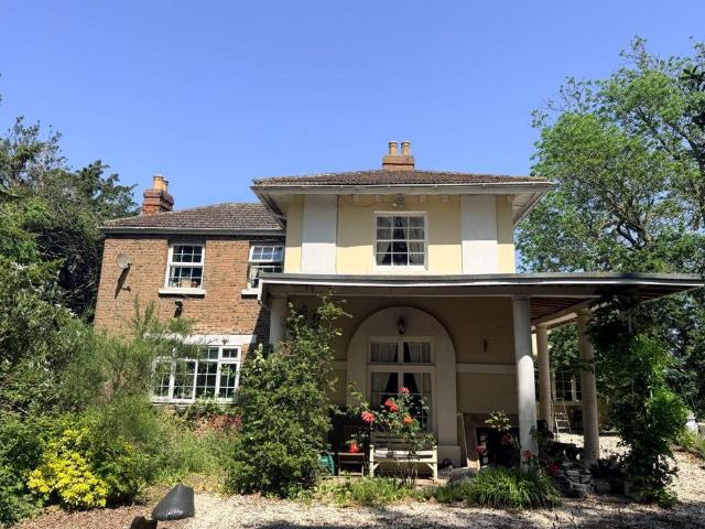 6 bedroom detached villa house for sale