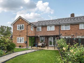 6 bedroom end of terrace house for sale