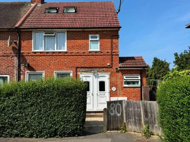 6 bedroom end of terrace house for sale