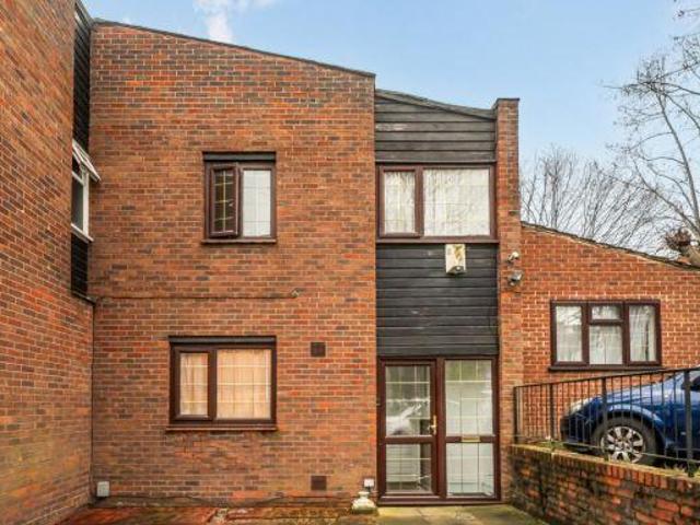 6 bedroom end of terrace house for sale