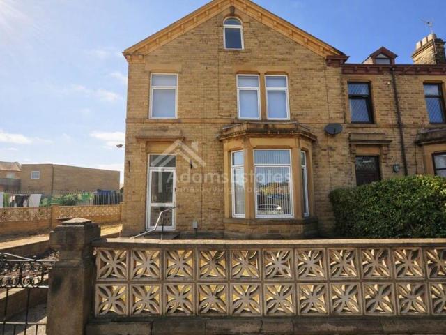 6 bedroom end of terrace house for sale