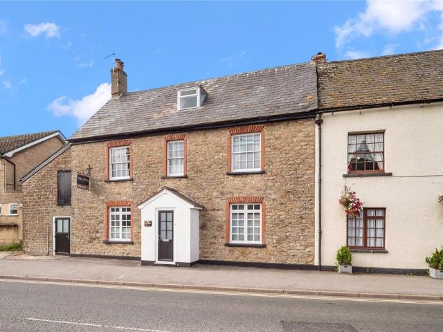 6 bedroom end of terrace house for sale