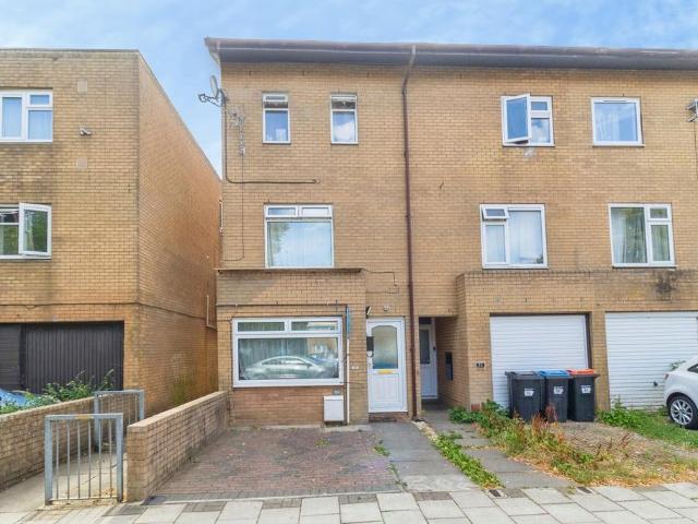 6 bedroom end of terrace house for sale