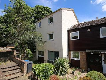 6 bedroom end of terrace house for sale