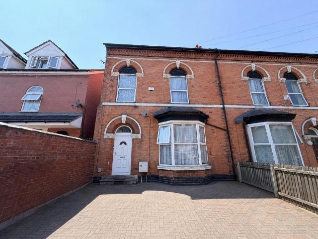 6 bedroom end of terrace house for sale