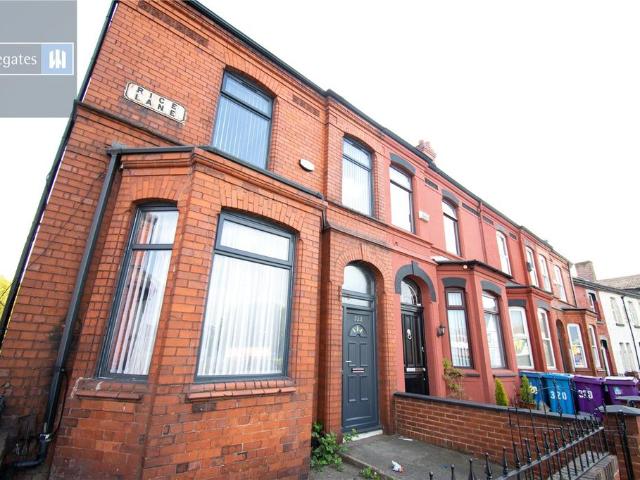 6 bedroom end of terrace house for sale