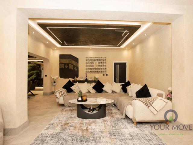 6 bedroom end of terrace house for sale