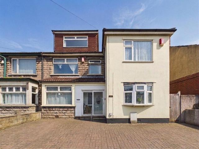 6 bedroom end of terrace house for sale