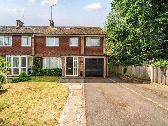 6 bedroom end of terrace house for sale
