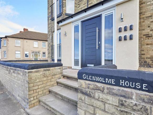 6 bedroom end of terrace house for sale