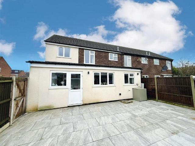 6 bedroom end of terrace house for sale
