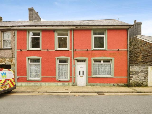 6 bedroom end of terrace house for sale